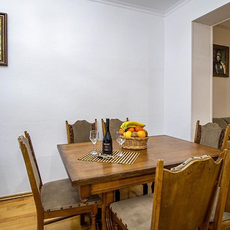Cozy Apartment On Kostava Tbilisi Exteriör bild