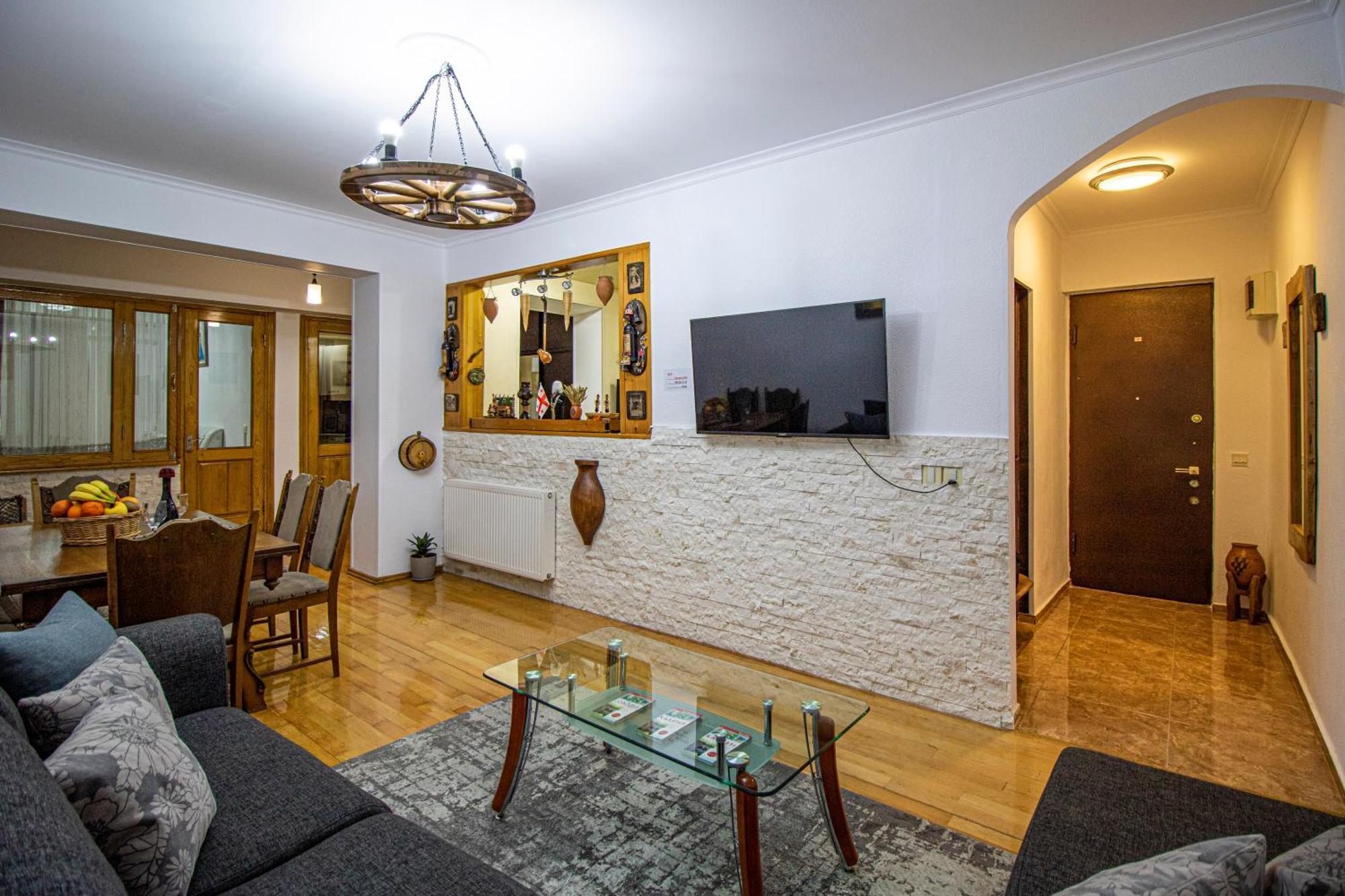 Cozy Apartment On Kostava Tbilisi Exteriör bild